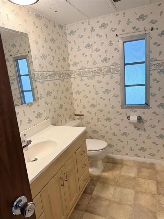 Active With Contract: $50,000 (1 beds, 1 baths, 686 Square Feet)