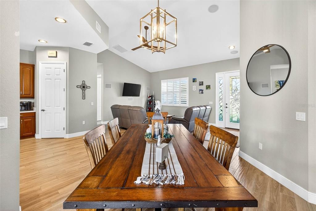 待售: $795,000 (3 贝兹, 2 浴室, 1998 平方英尺)