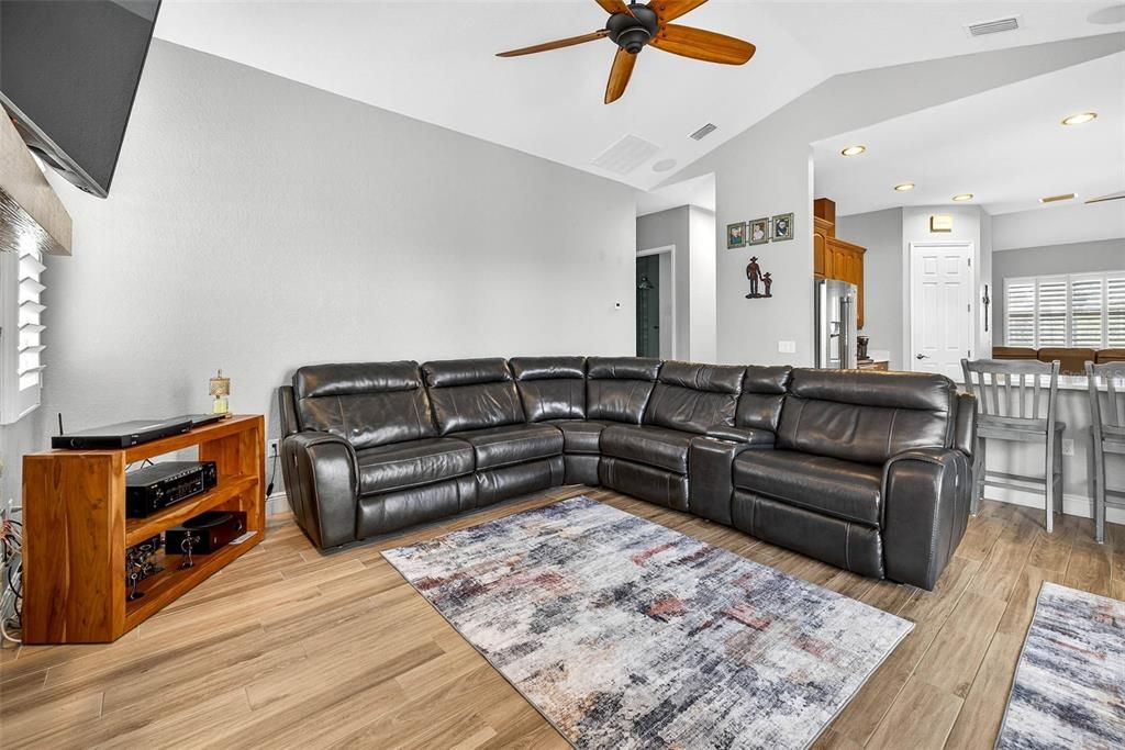 待售: $795,000 (3 贝兹, 2 浴室, 1998 平方英尺)