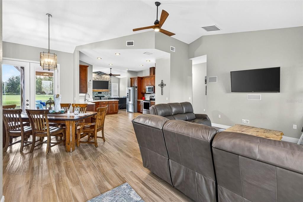 待售: $795,000 (3 贝兹, 2 浴室, 1998 平方英尺)