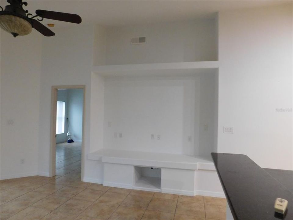 В аренду: $2,700 (3 спален, 2 ванн, 1821 Квадратных фут)