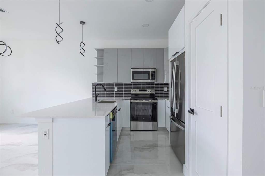 出租: $2,300 (3 贝兹, 2 浴室, 1541 平方英尺)