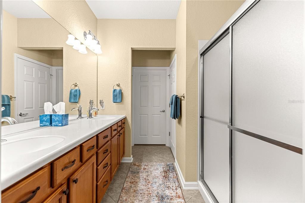 待售: $284,400 (2 贝兹, 2 浴室, 1556 平方英尺)