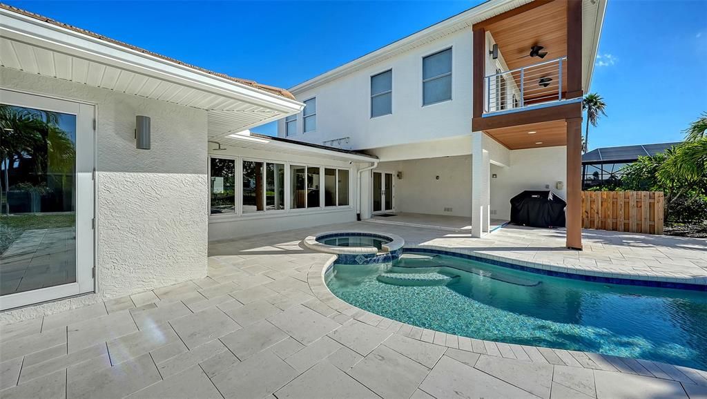 出租: $25,000 (3 贝兹, 3 浴室, 3230 平方英尺)