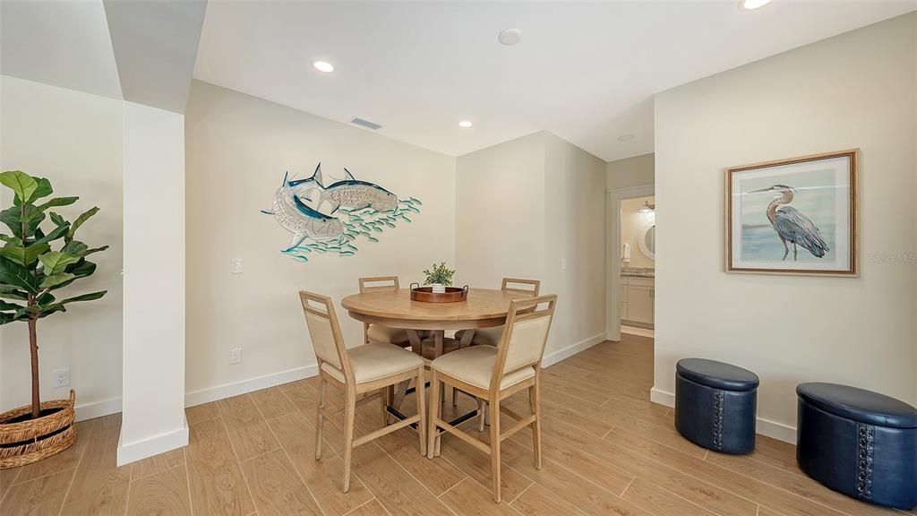 出租: $25,000 (3 贝兹, 3 浴室, 3230 平方英尺)