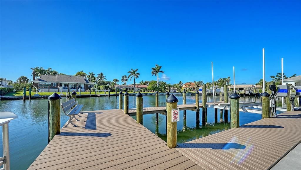 出租: $25,000 (3 贝兹, 3 浴室, 3230 平方英尺)