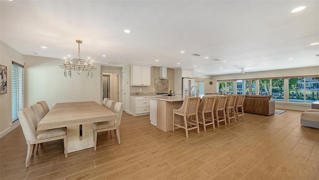 出租: $25,000 (3 贝兹, 3 浴室, 3230 平方英尺)