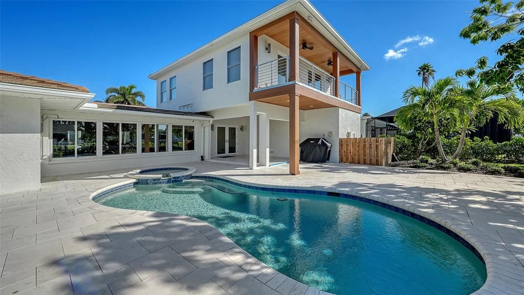 出租: $25,000 (3 贝兹, 3 浴室, 3230 平方英尺)