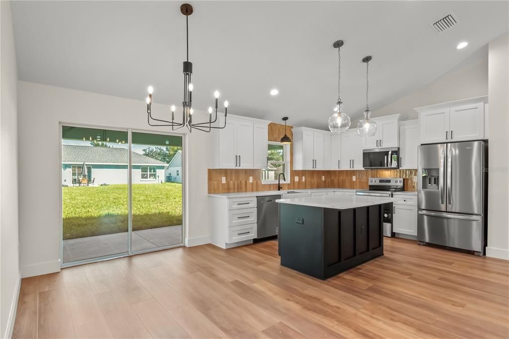 For Sale: $278,900 (3 beds, 2 baths, 1547 Square Feet)