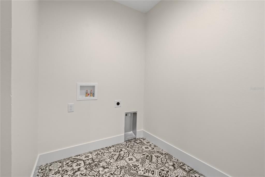 For Sale: $278,900 (3 beds, 2 baths, 1547 Square Feet)