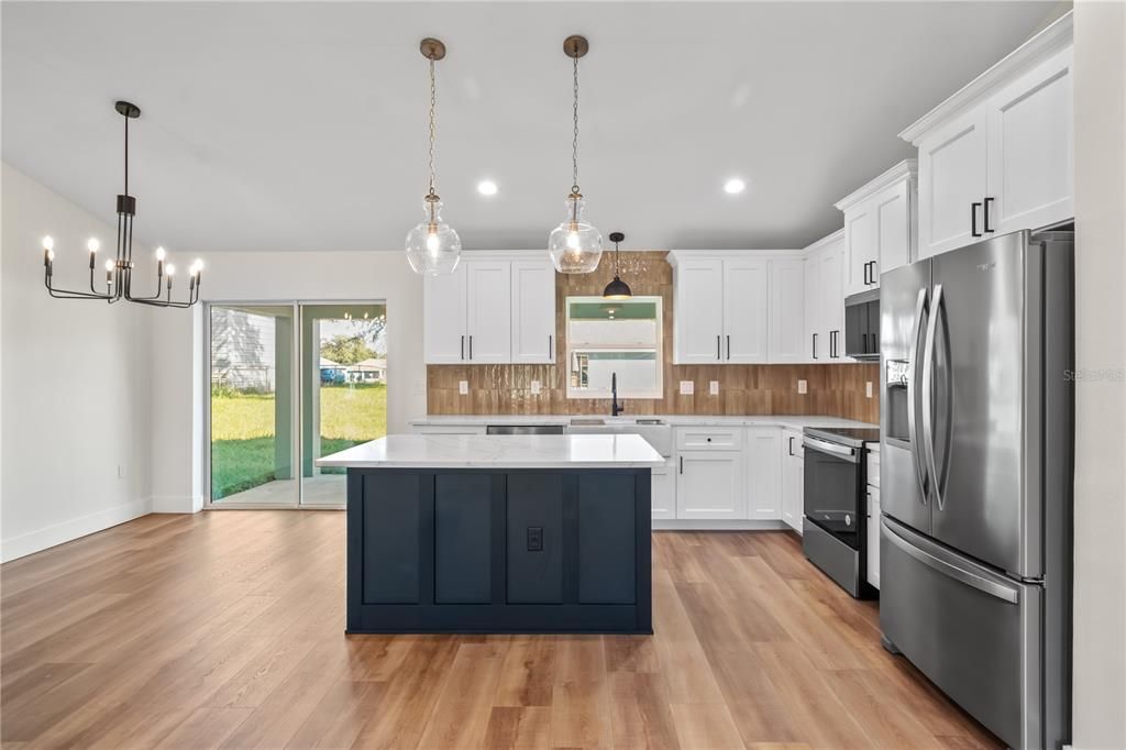 For Sale: $278,900 (3 beds, 2 baths, 1547 Square Feet)