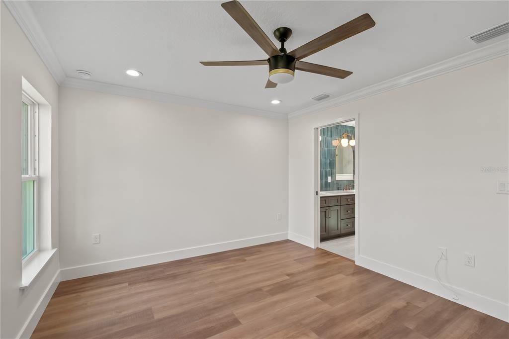 For Sale: $278,900 (3 beds, 2 baths, 1547 Square Feet)