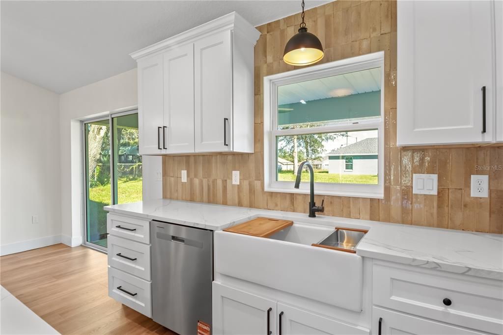 For Sale: $278,900 (3 beds, 2 baths, 1547 Square Feet)