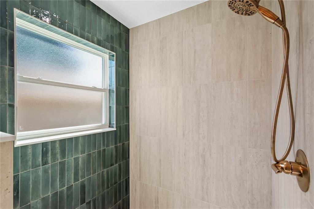 For Sale: $278,900 (3 beds, 2 baths, 1547 Square Feet)