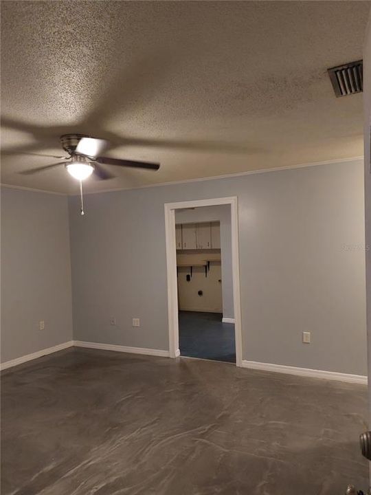 For Rent: $1,350 (2 beds, 1 baths, 821 Square Feet)