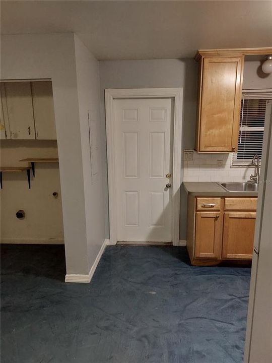 For Rent: $1,350 (2 beds, 1 baths, 821 Square Feet)