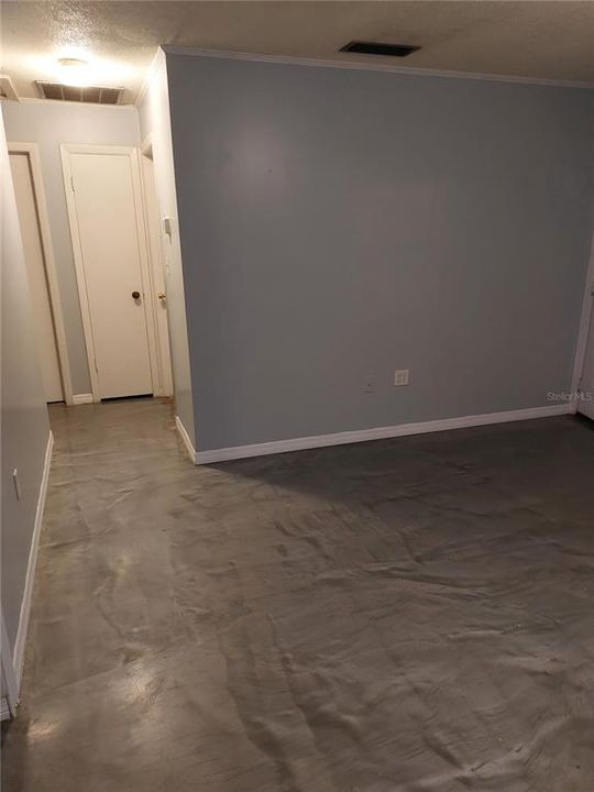 For Rent: $1,350 (2 beds, 1 baths, 821 Square Feet)