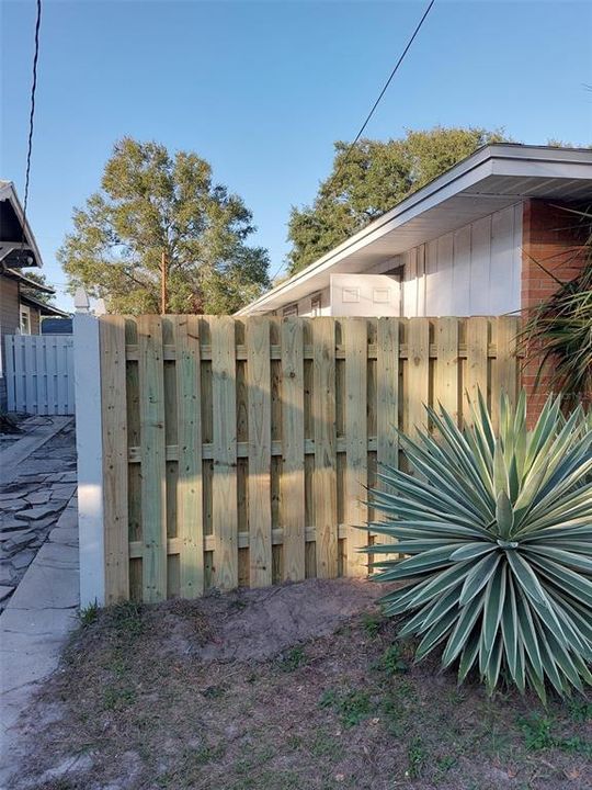 For Rent: $1,350 (2 beds, 1 baths, 821 Square Feet)