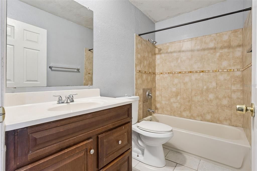 For Sale: $169,900 (3 beds, 2 baths, 1348 Square Feet)