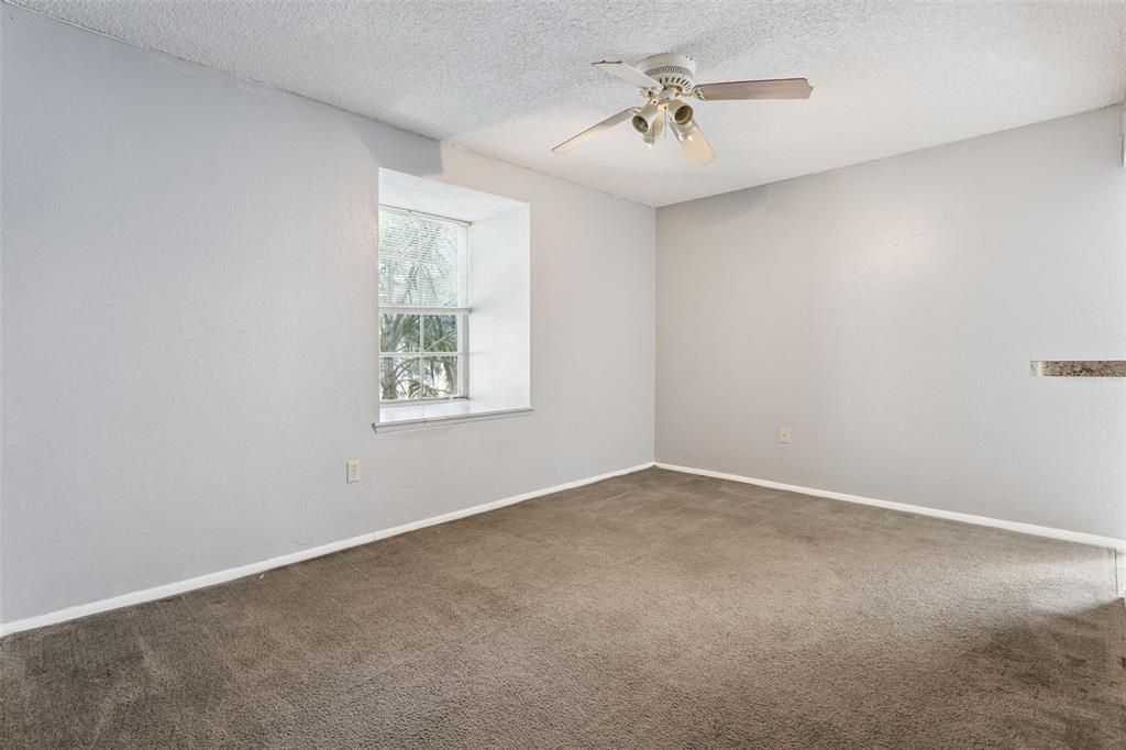 For Sale: $169,900 (3 beds, 2 baths, 1348 Square Feet)