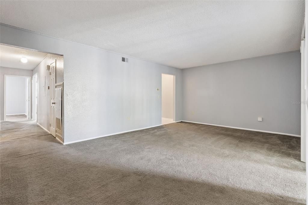 For Sale: $169,900 (3 beds, 2 baths, 1348 Square Feet)