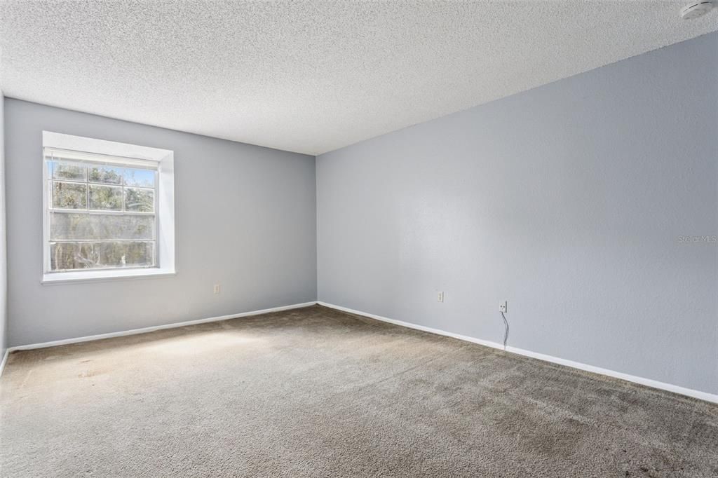 For Sale: $169,900 (3 beds, 2 baths, 1348 Square Feet)