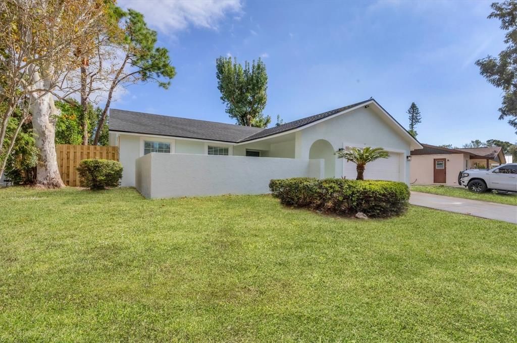 For Sale: $374,000 (3 beds, 2 baths, 1214 Square Feet)