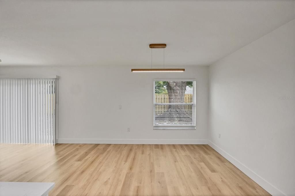 For Sale: $374,000 (3 beds, 2 baths, 1214 Square Feet)