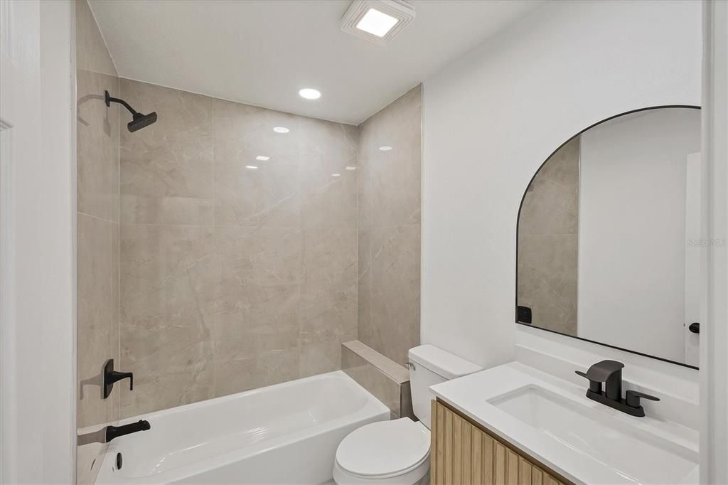 For Sale: $374,000 (3 beds, 2 baths, 1214 Square Feet)