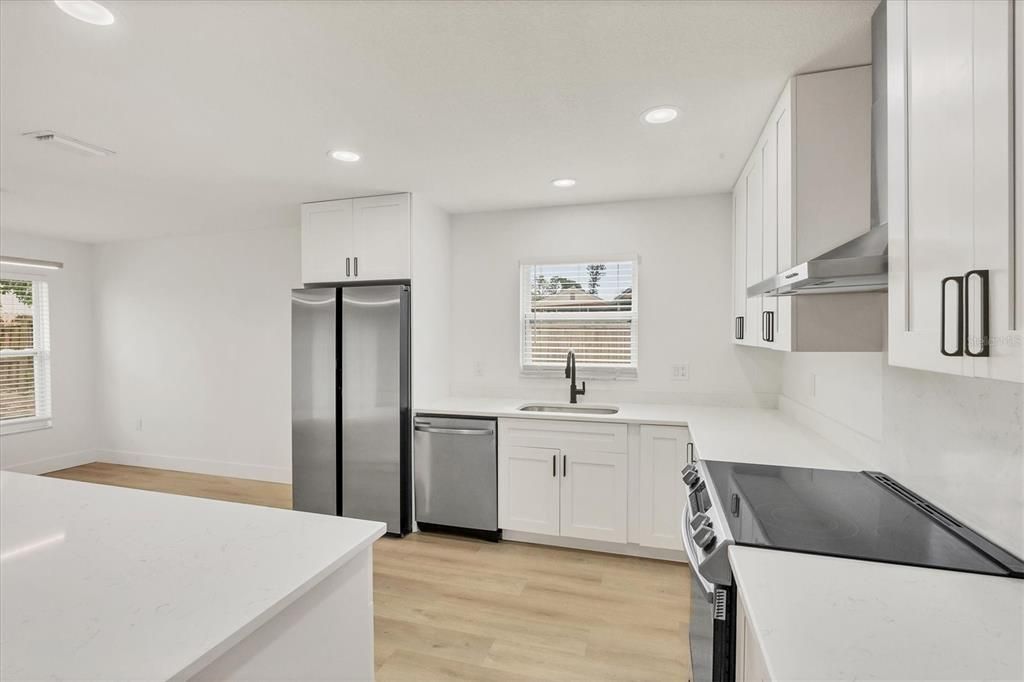 For Sale: $374,000 (3 beds, 2 baths, 1214 Square Feet)