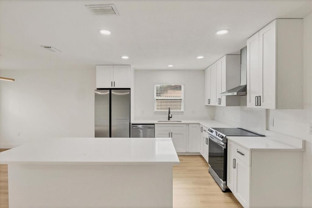 For Sale: $374,000 (3 beds, 2 baths, 1214 Square Feet)