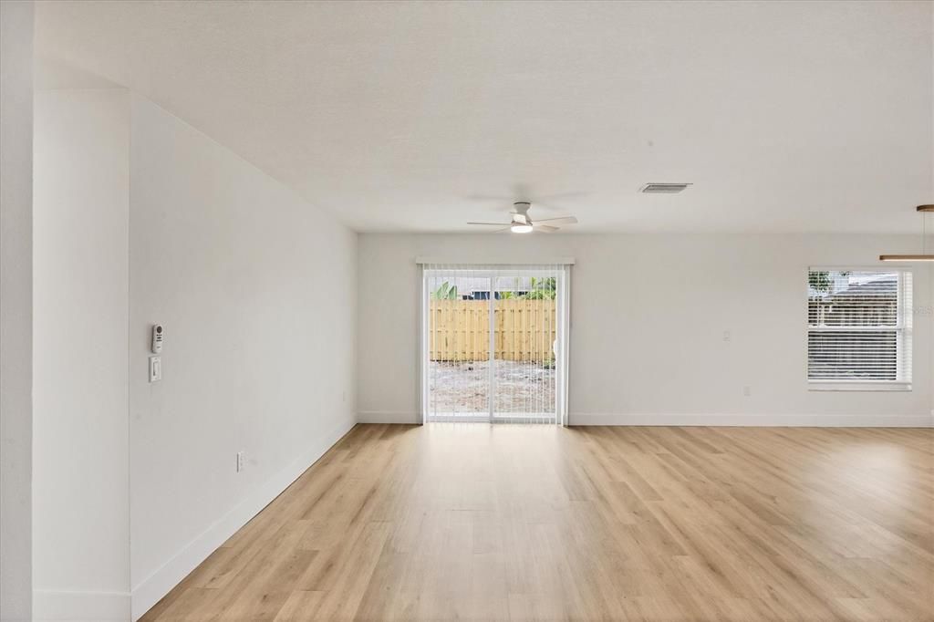 For Sale: $374,000 (3 beds, 2 baths, 1214 Square Feet)