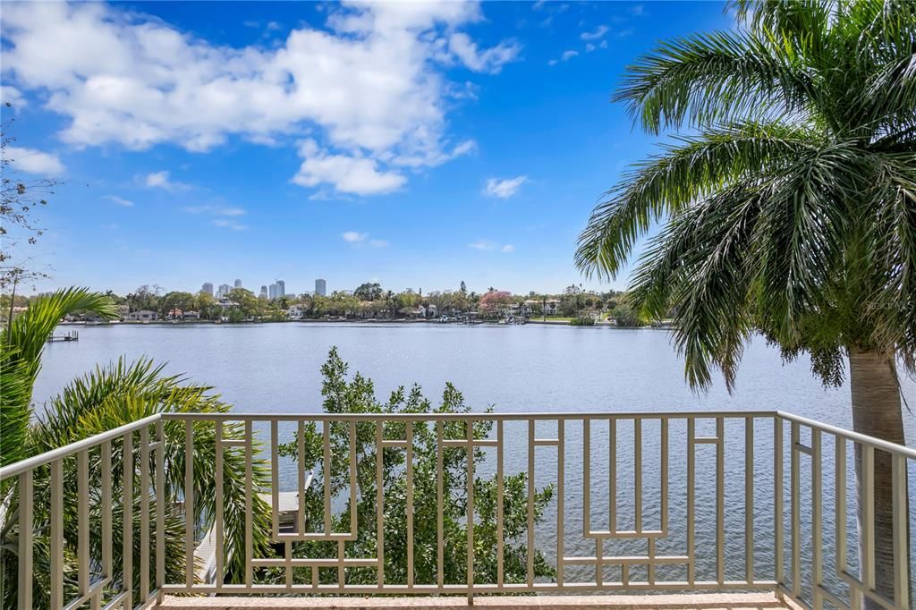 For Sale: $4,800,000 (4 beds, 4 baths, 5053 Square Feet)