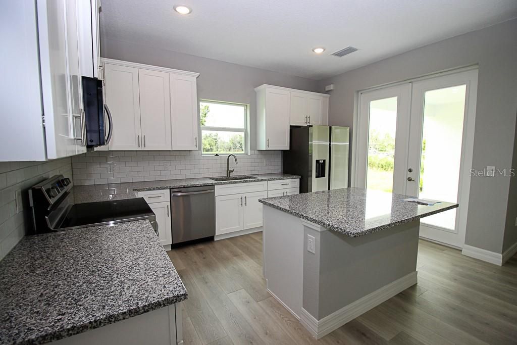 For Rent: $2,350 (4 beds, 3 baths, 2092 Square Feet)