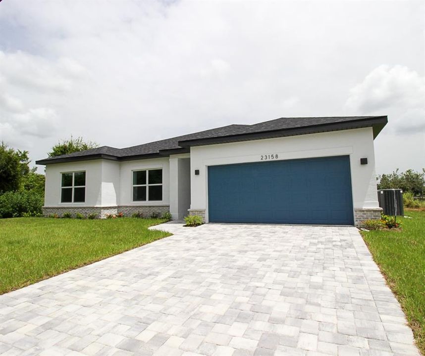 For Rent: $2,350 (4 beds, 3 baths, 2092 Square Feet)