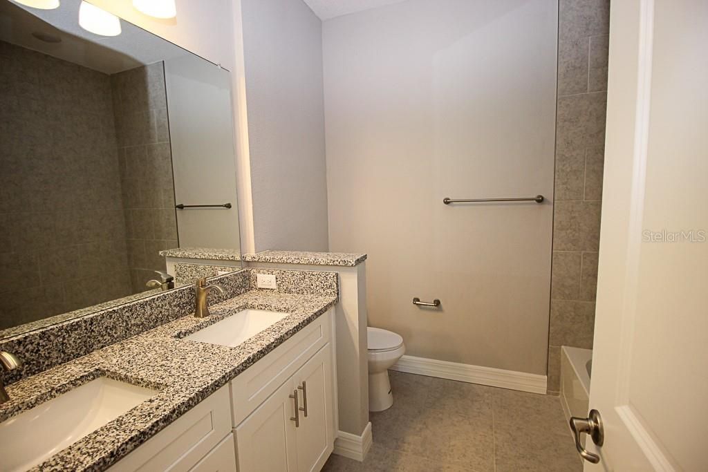 For Rent: $2,350 (4 beds, 3 baths, 2092 Square Feet)