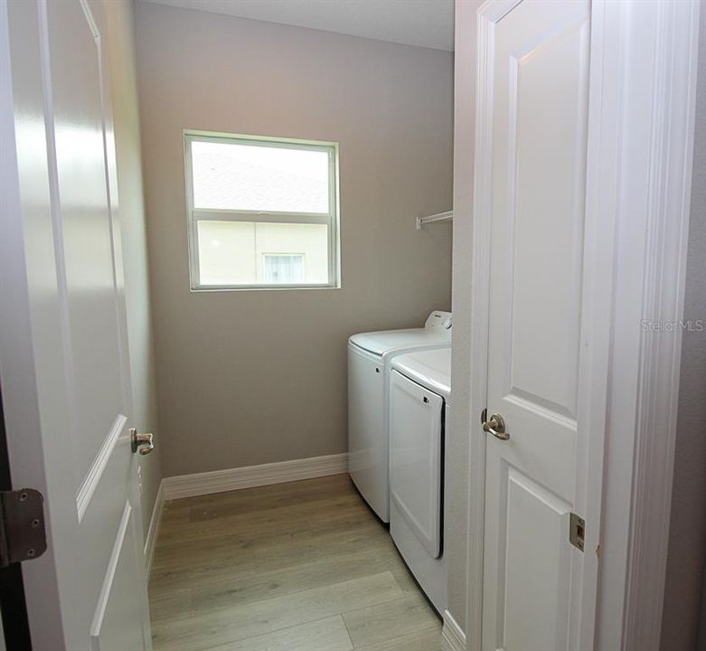 For Rent: $2,350 (4 beds, 3 baths, 2092 Square Feet)