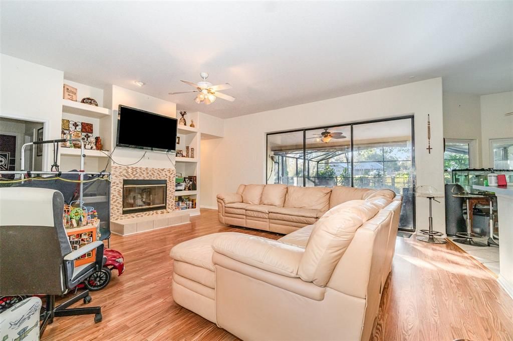 For Sale: $680,000 (4 beds, 4 baths, 2286 Square Feet)