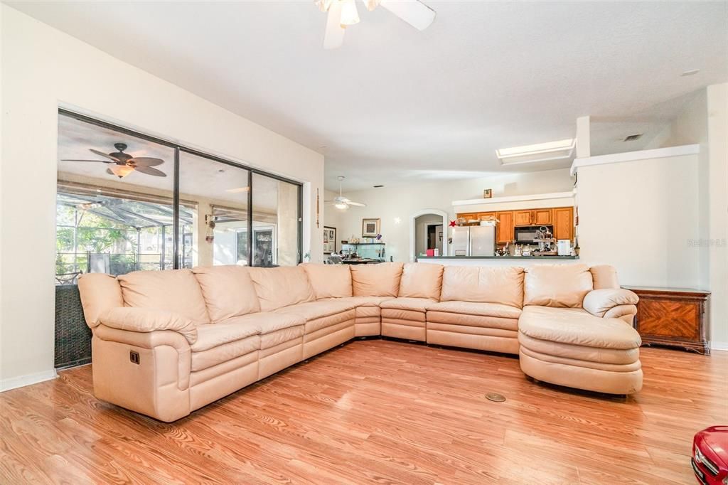 For Sale: $680,000 (4 beds, 4 baths, 2286 Square Feet)