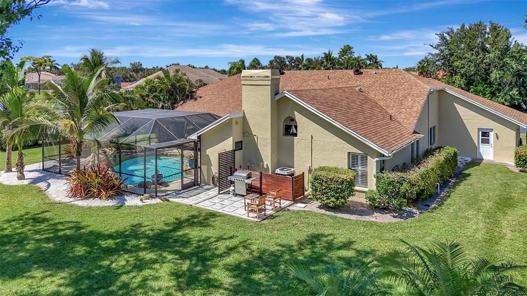 Под контрактом: $845,000 (3 спален, 2 ванн, 2536 Квадратных фут)