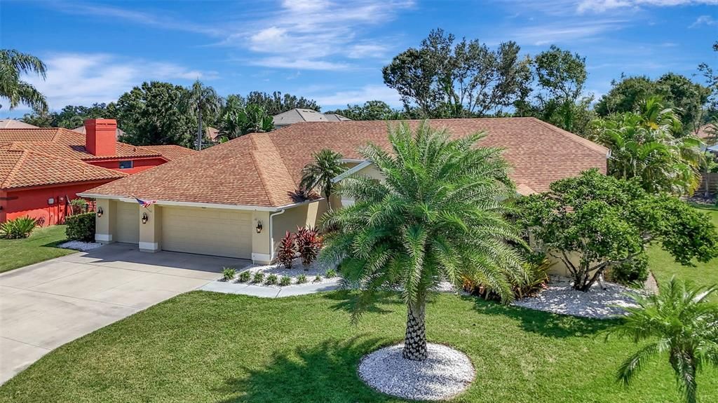 Под контрактом: $845,000 (3 спален, 2 ванн, 2536 Квадратных фут)