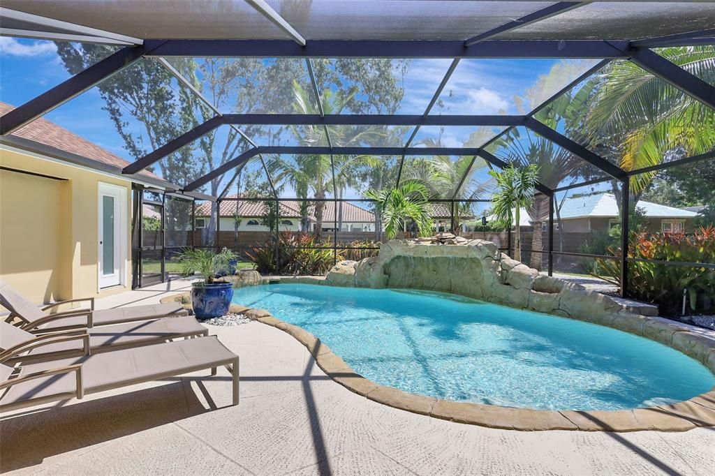 Под контрактом: $845,000 (3 спален, 2 ванн, 2536 Квадратных фут)