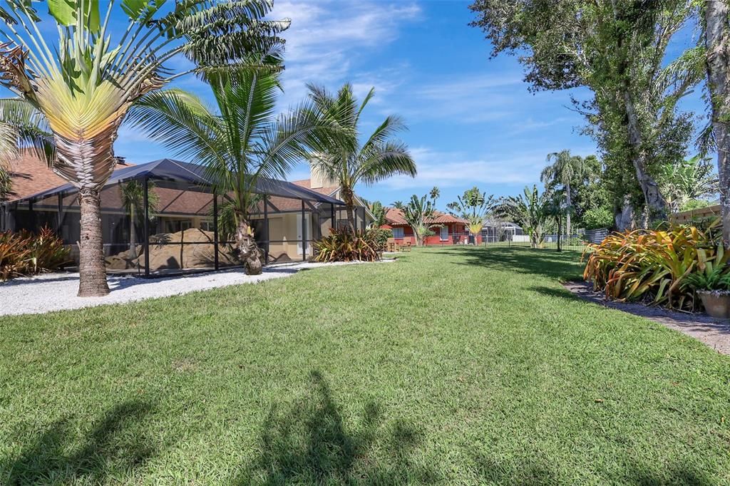 Под контрактом: $845,000 (3 спален, 2 ванн, 2536 Квадратных фут)