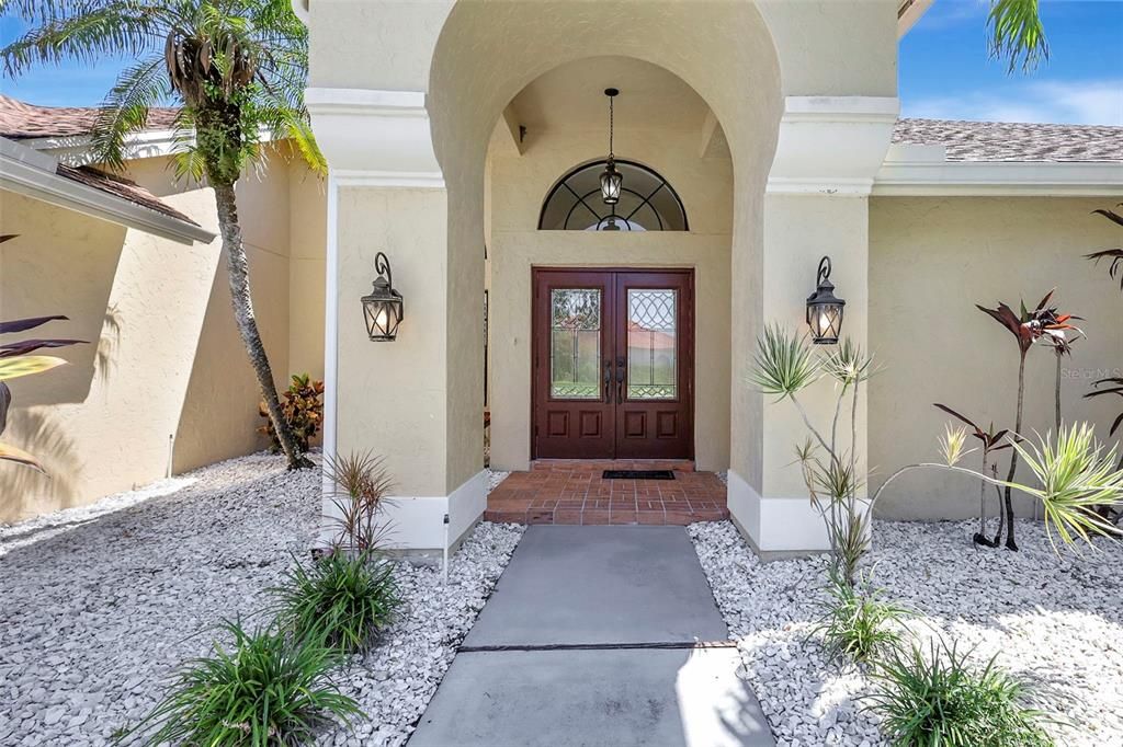 Под контрактом: $845,000 (3 спален, 2 ванн, 2536 Квадратных фут)