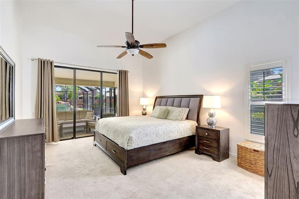 Под контрактом: $845,000 (3 спален, 2 ванн, 2536 Квадратных фут)