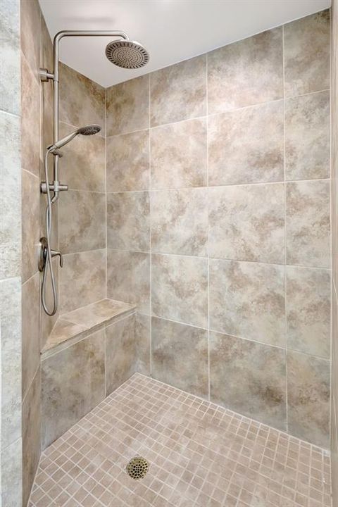 Под контрактом: $845,000 (3 спален, 2 ванн, 2536 Квадратных фут)