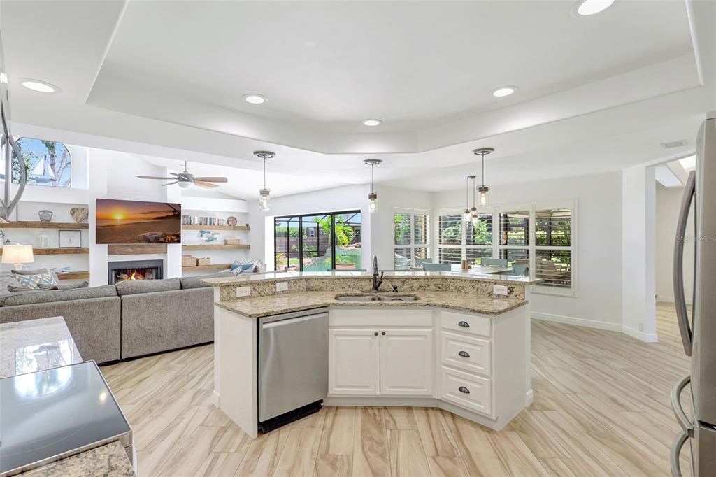 Под контрактом: $845,000 (3 спален, 2 ванн, 2536 Квадратных фут)