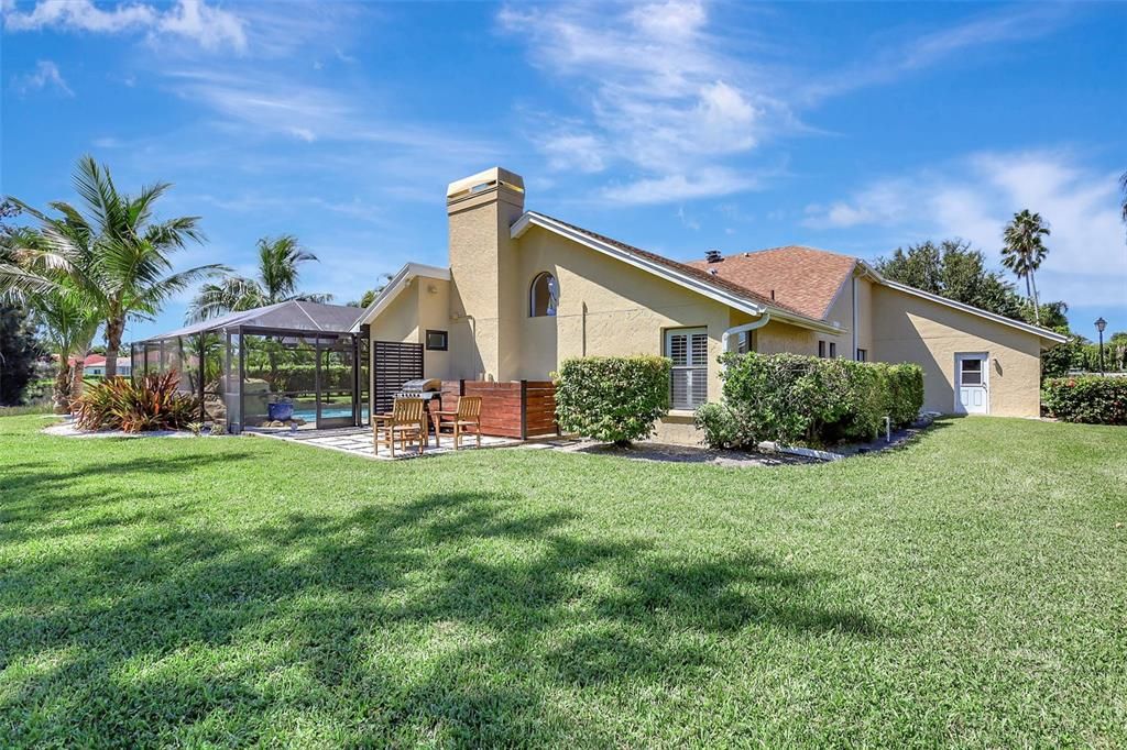 Под контрактом: $845,000 (3 спален, 2 ванн, 2536 Квадратных фут)