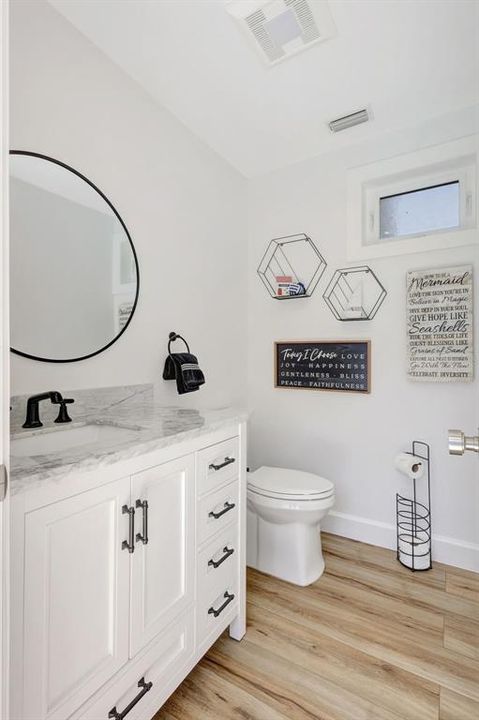 Под контрактом: $845,000 (3 спален, 2 ванн, 2536 Квадратных фут)