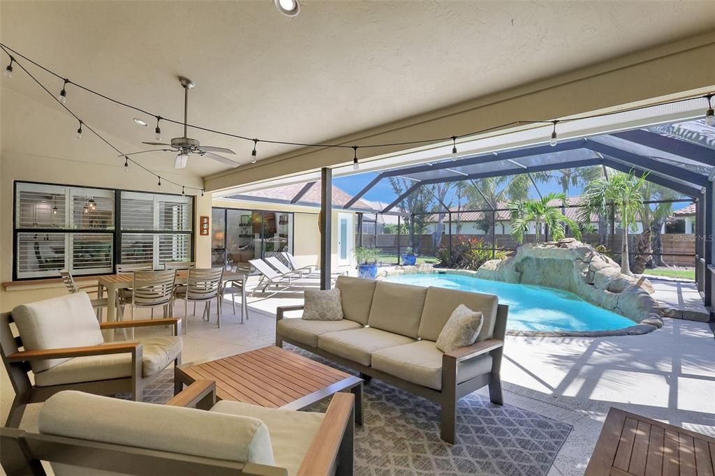 Под контрактом: $845,000 (3 спален, 2 ванн, 2536 Квадратных фут)